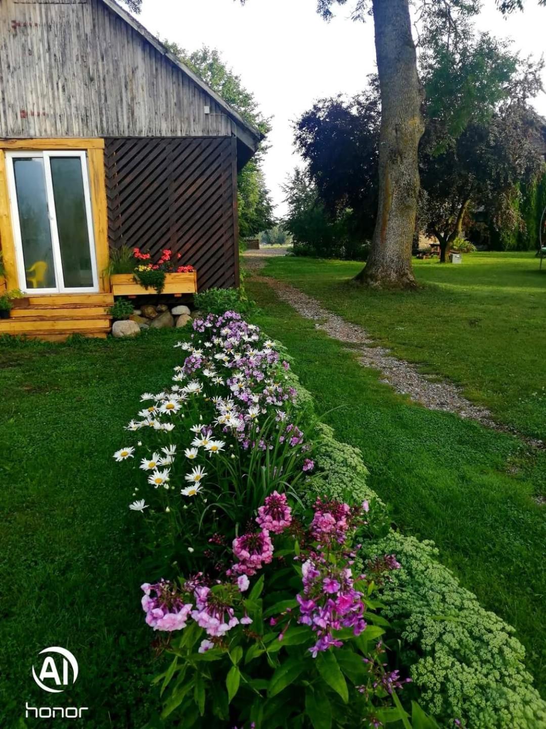 Hotel Viesu Nams “Bauli” Windawa Zewnętrze zdjęcie